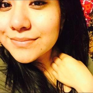 Meet your Posher, Ana